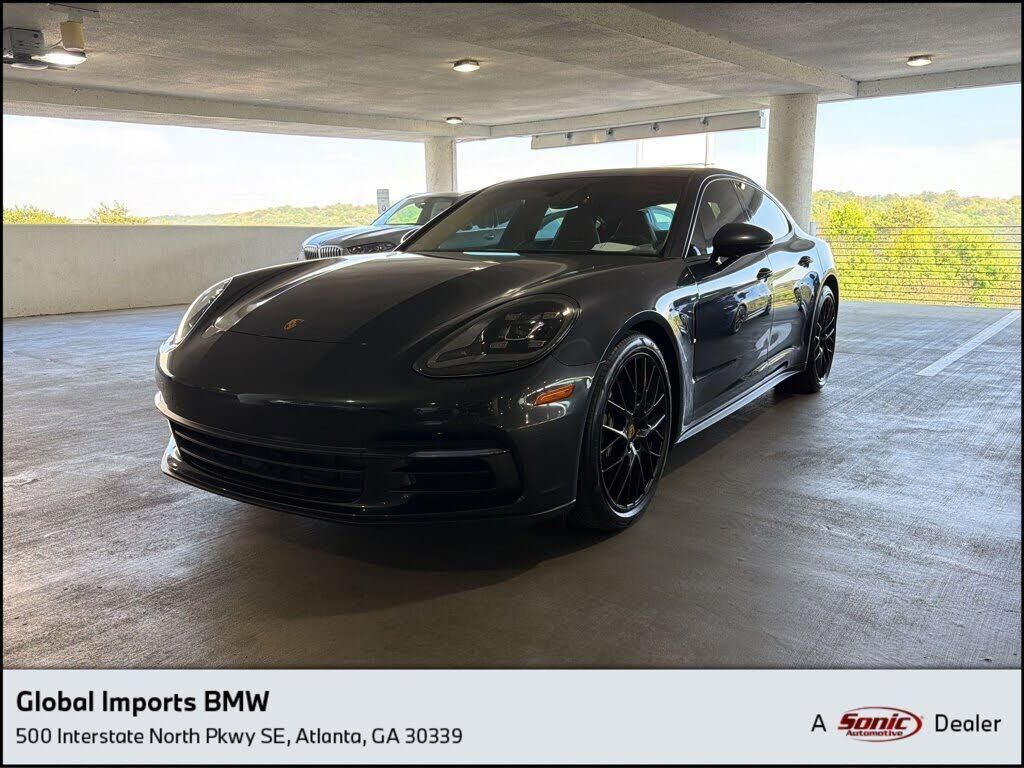 2019 PORSCHE Panamera