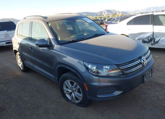 2017 VOLKSWAGEN Tiguan
