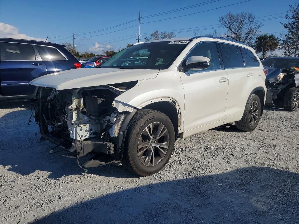 2016 TOYOTA Highlander