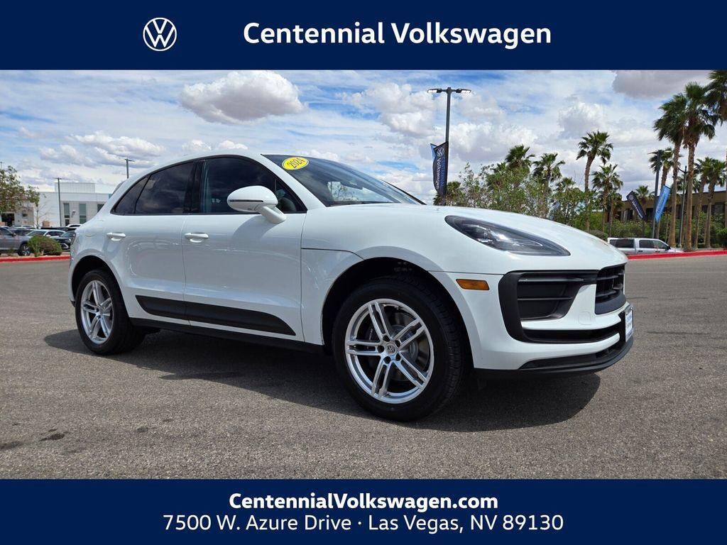 2024 PORSCHE Macan