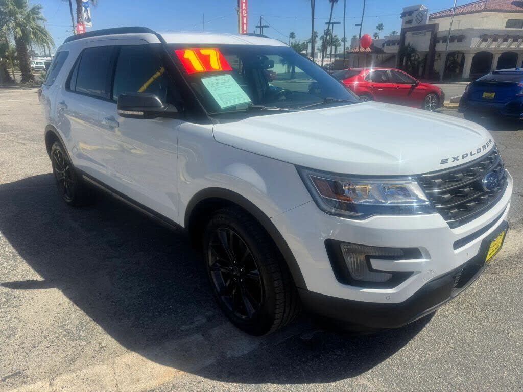 2017 FORD Explorer