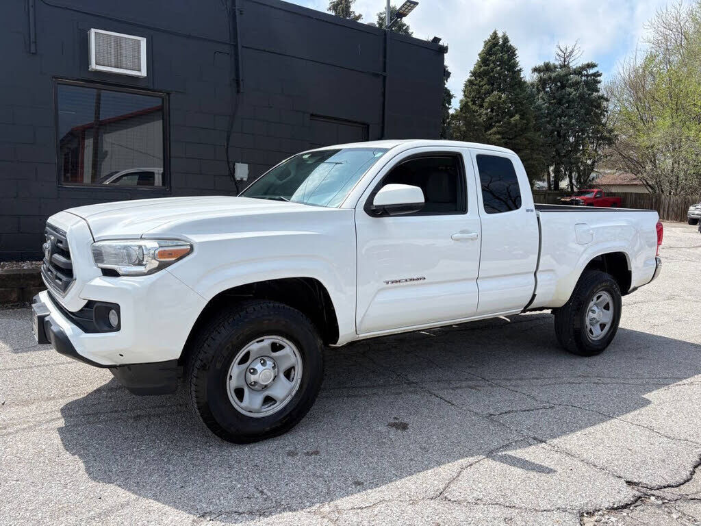 2016 TOYOTA Tacoma