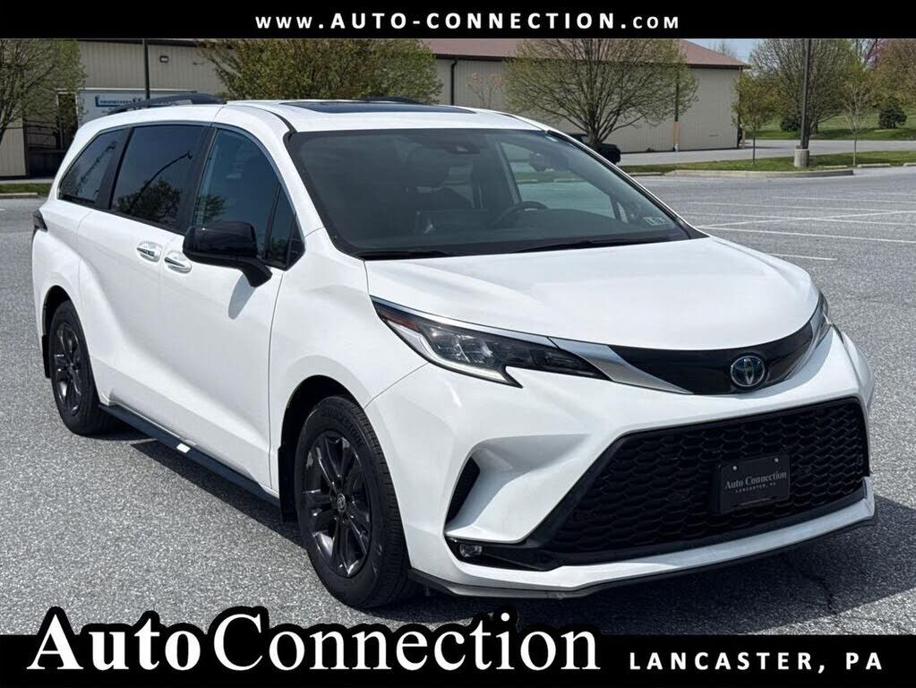 2024 TOYOTA Sienna