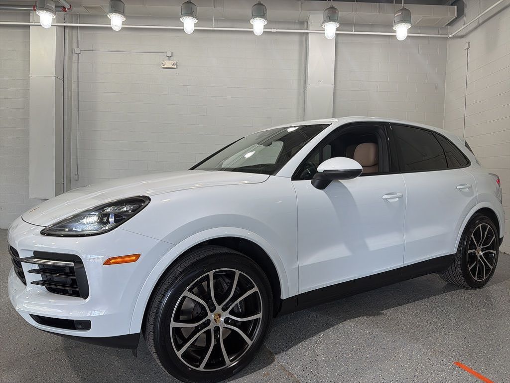 2022 PORSCHE Cayenne