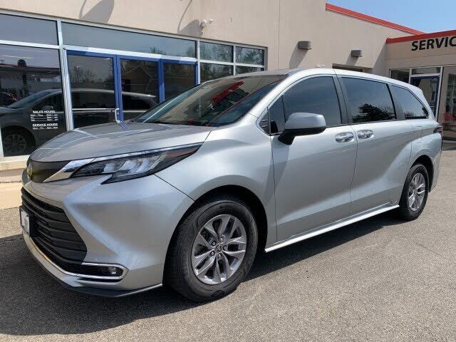 2022 TOYOTA Sienna