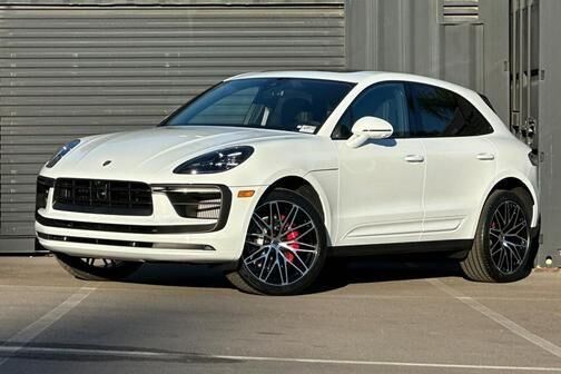 2026 PORSCHE Macan