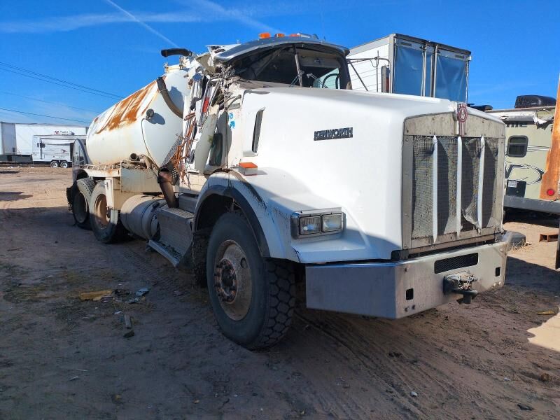 2011 KENWORTH T8 Series