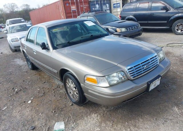 2004 FORD Crown Victoria