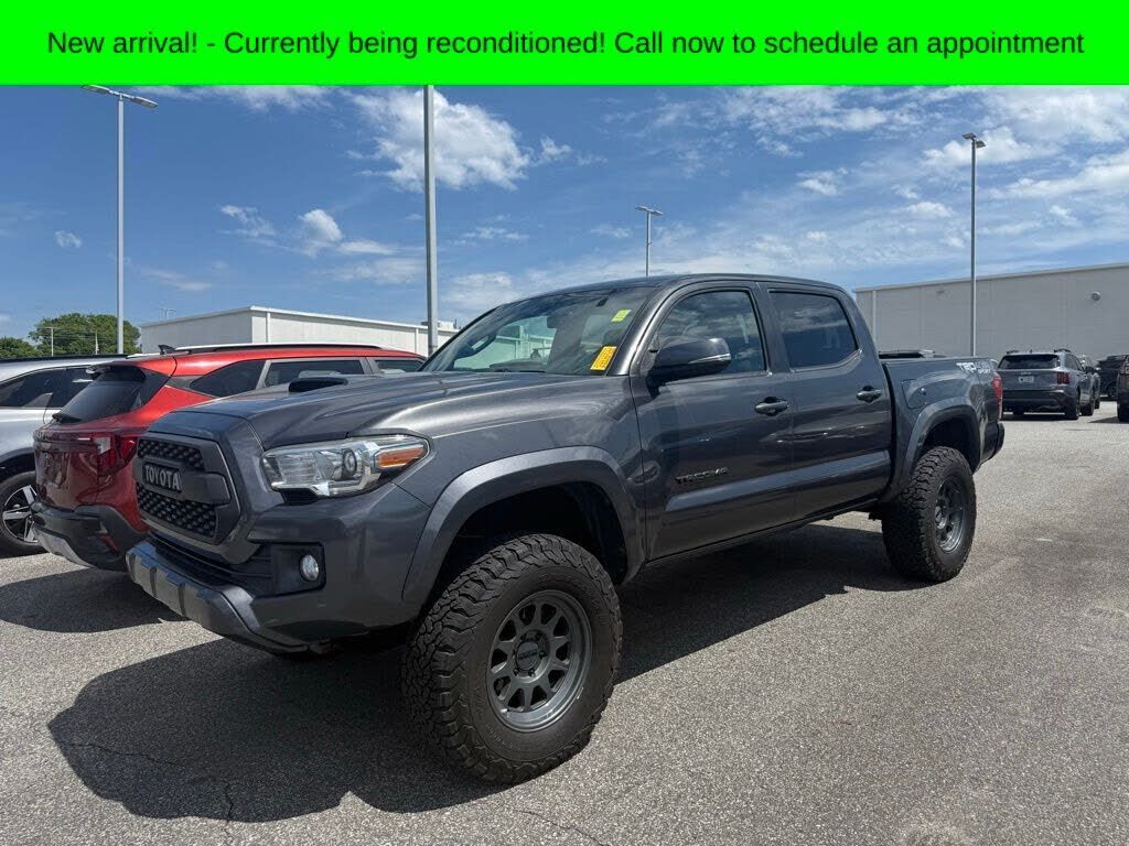 2017 TOYOTA Tacoma