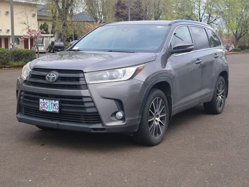 2017 TOYOTA Highlander