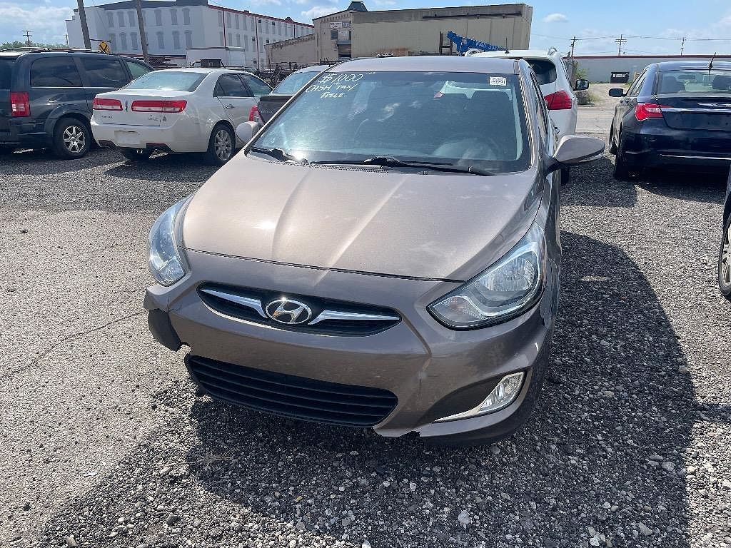 2013 HYUNDAI Accent