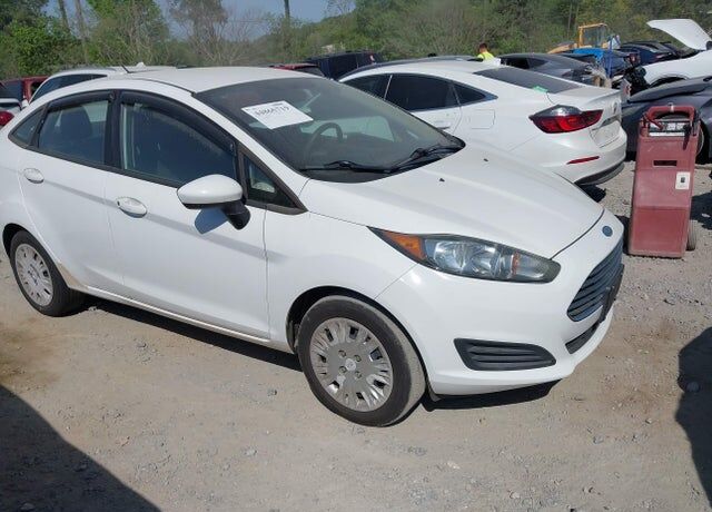 2015 FORD Fiesta