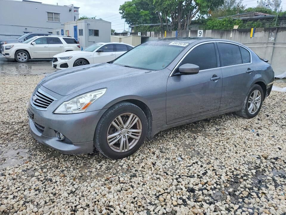 2013 INFINITI G37