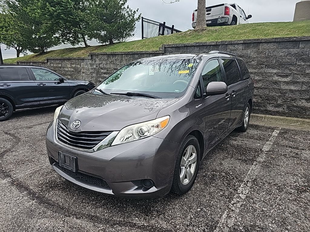 2014 TOYOTA Sienna