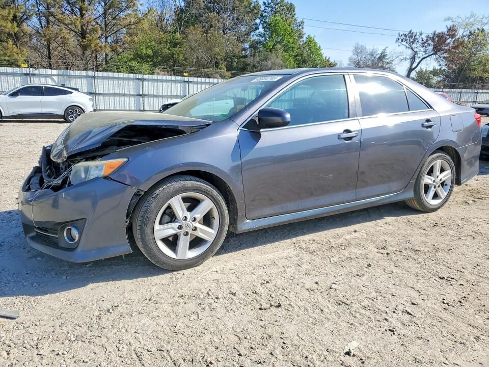 2013 TOYOTA Camry