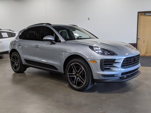 2020 PORSCHE Macan