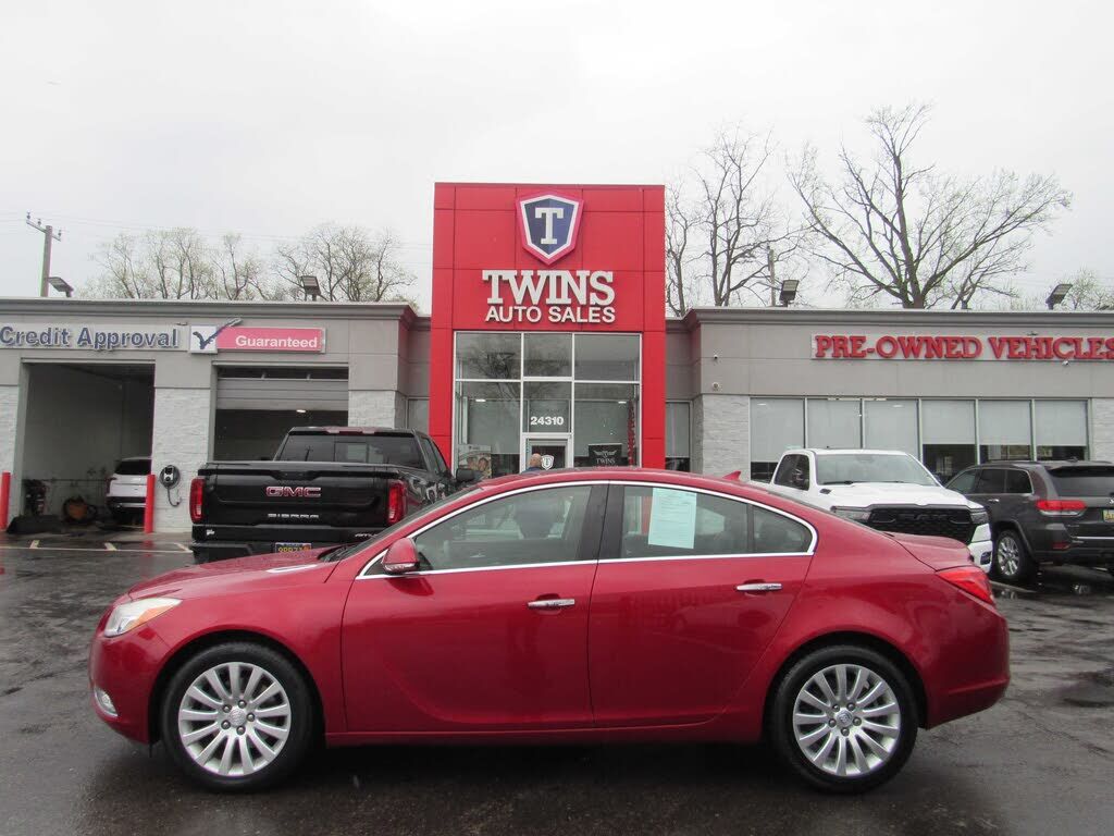 2013 BUICK Regal