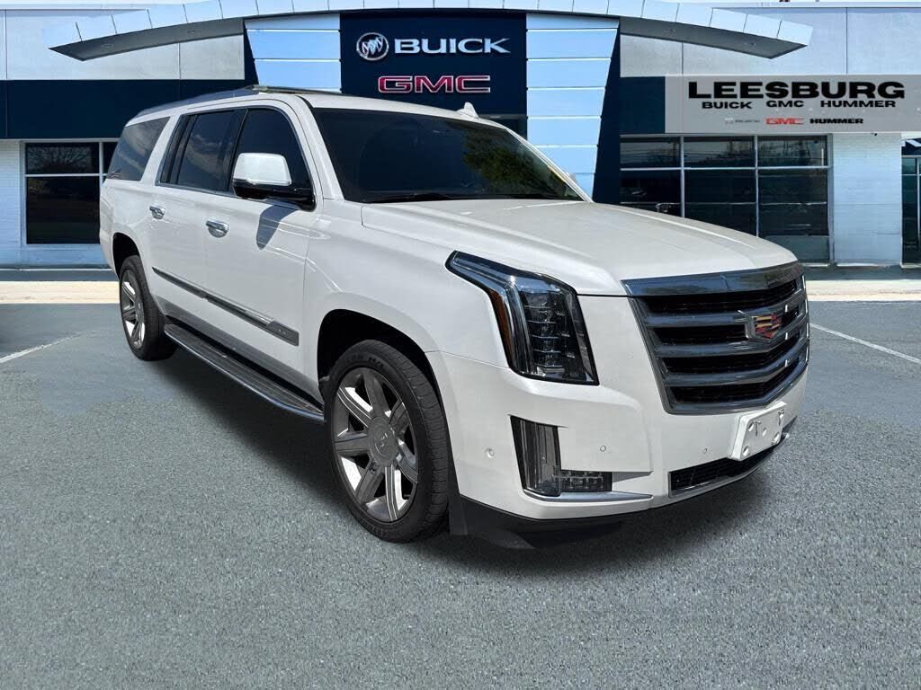 2017 CADILLAC Escalade ESV