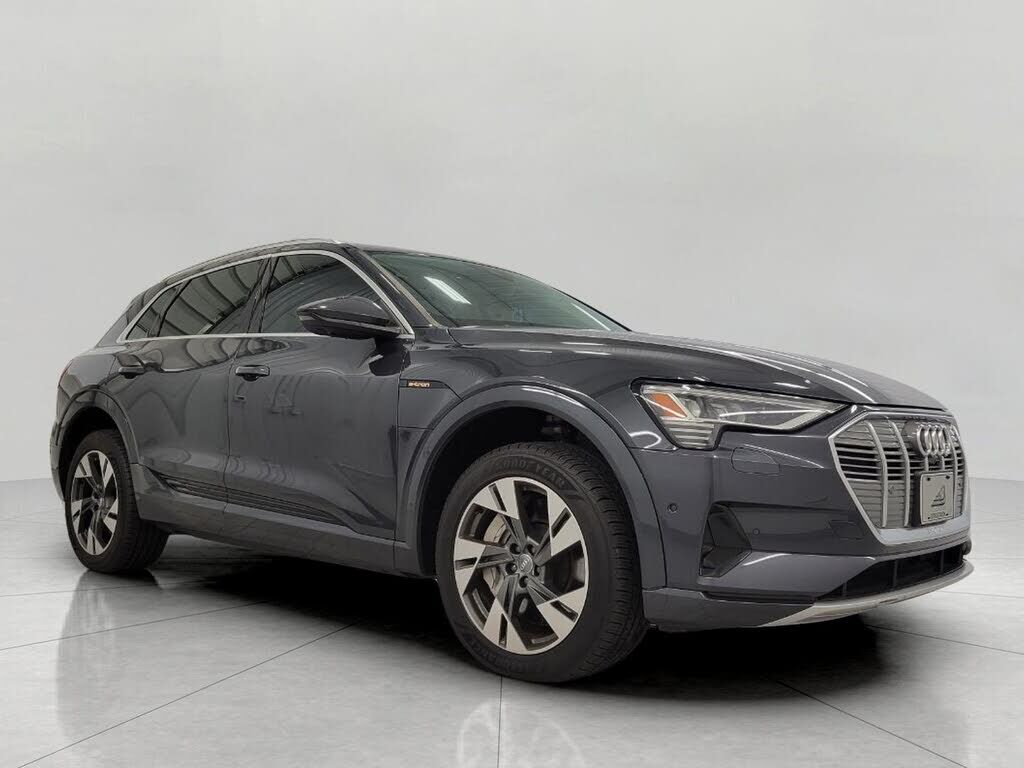 2021 AUDI e-tron