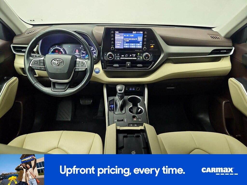 2022 TOYOTA Highlander