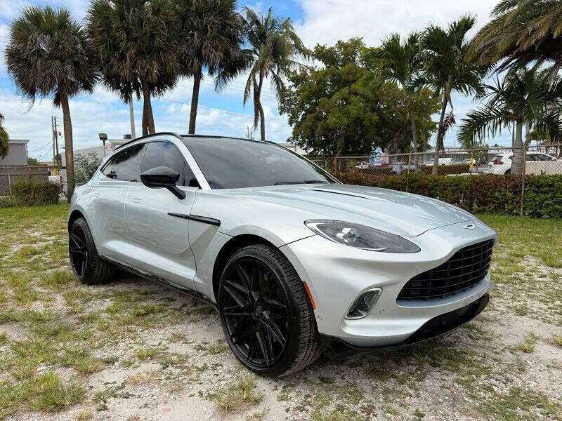 2021 ASTON MARTIN DBX