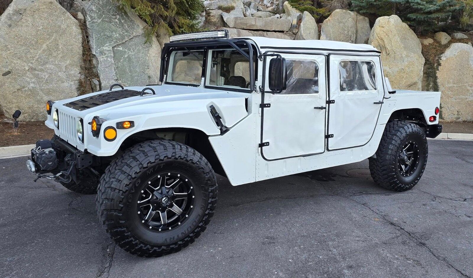 HUMMER H1