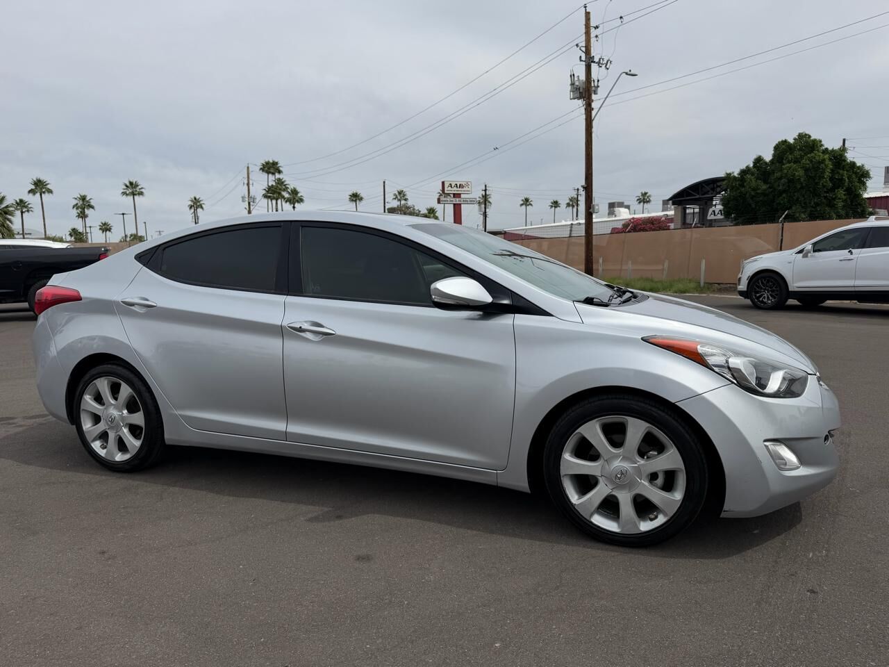 2013 HYUNDAI Elantra