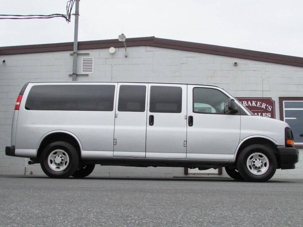 2017 CHEVROLET Express