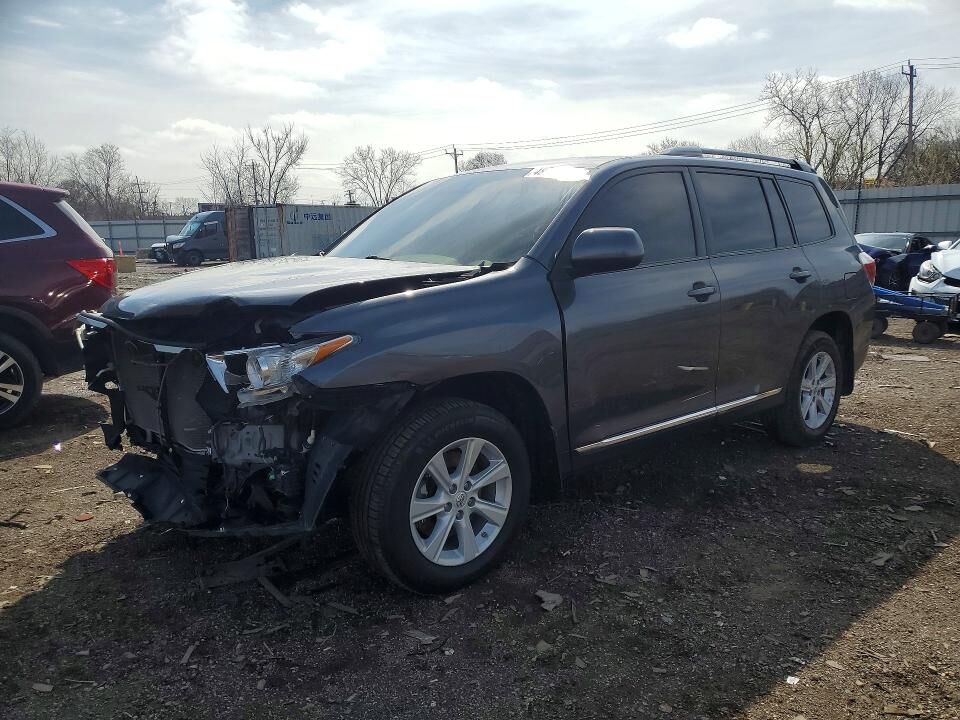 2013 TOYOTA Highlander