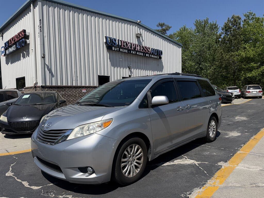 2014 TOYOTA Sienna