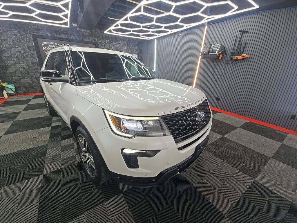 2018 FORD Explorer
