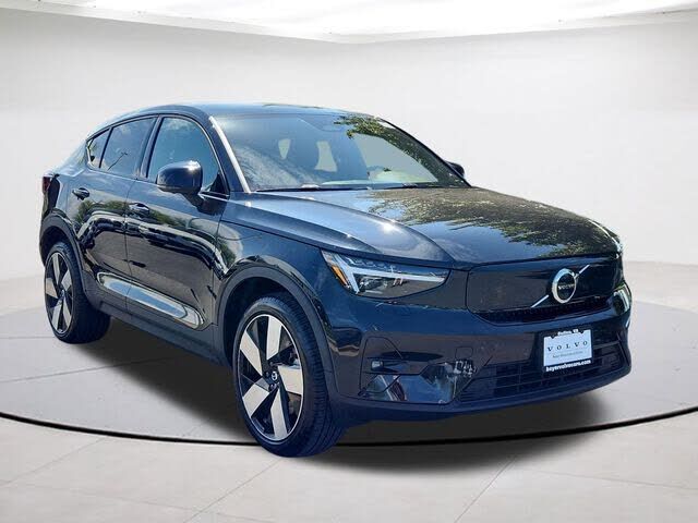2023 VOLVO C40