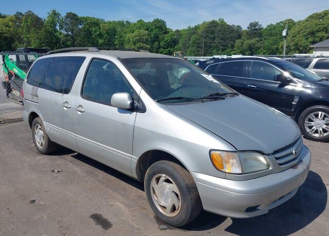 2002 TOYOTA Sienna