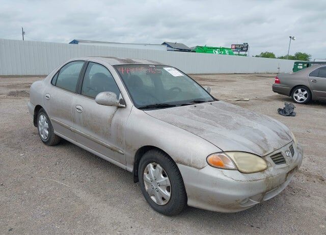 2000 HYUNDAI Elantra