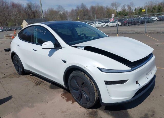 2026 TESLA Model Y
