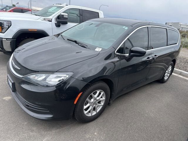 2020 CHRYSLER Voyager