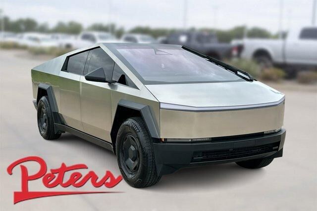 2025 TESLA Cybertruck