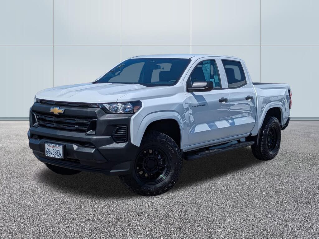 2025 CHEVROLET Colorado