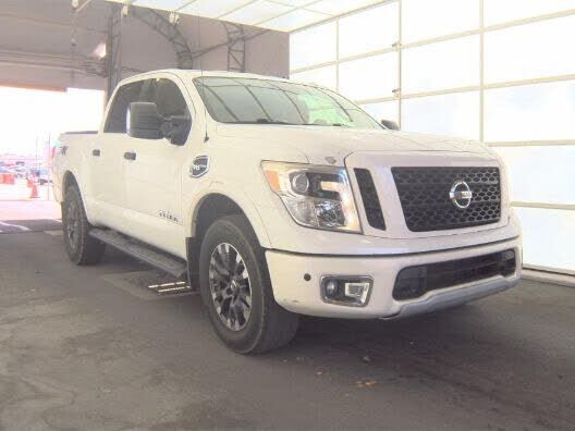 2017 NISSAN Titan