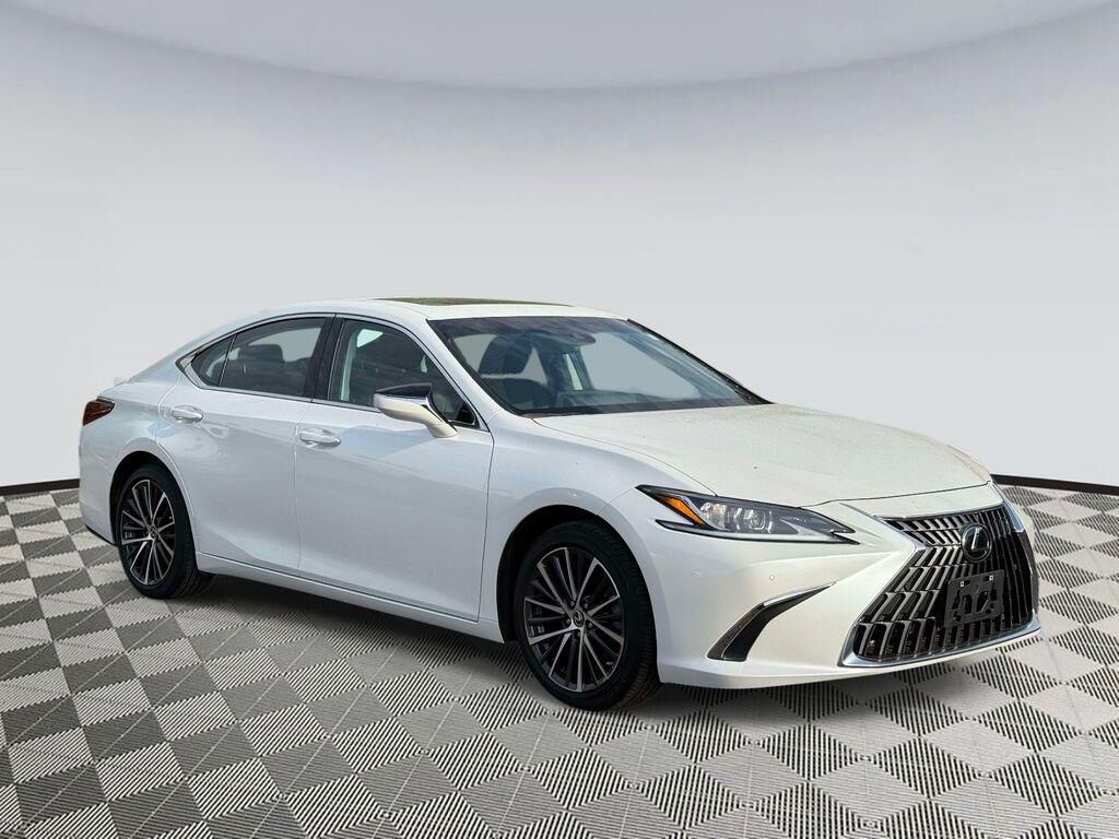2025 LEXUS ES
