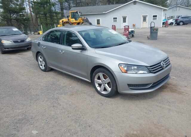 2014 VOLKSWAGEN Passat