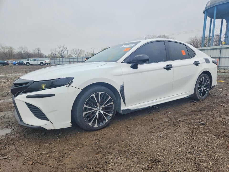 2018 TOYOTA Camry