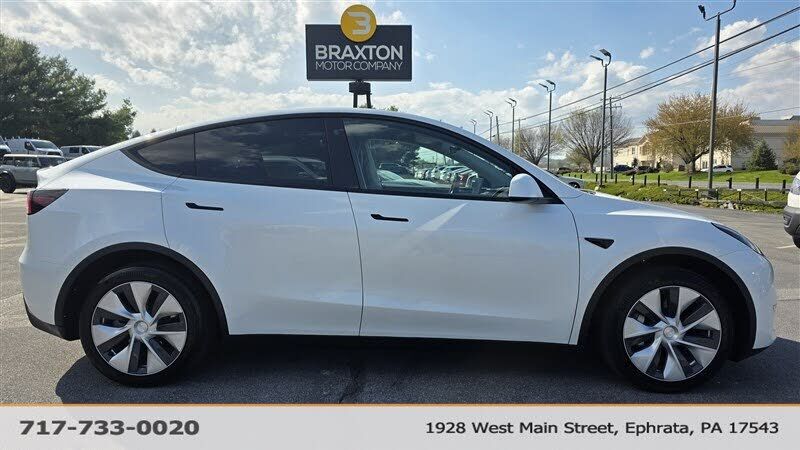 2023 TESLA Model Y