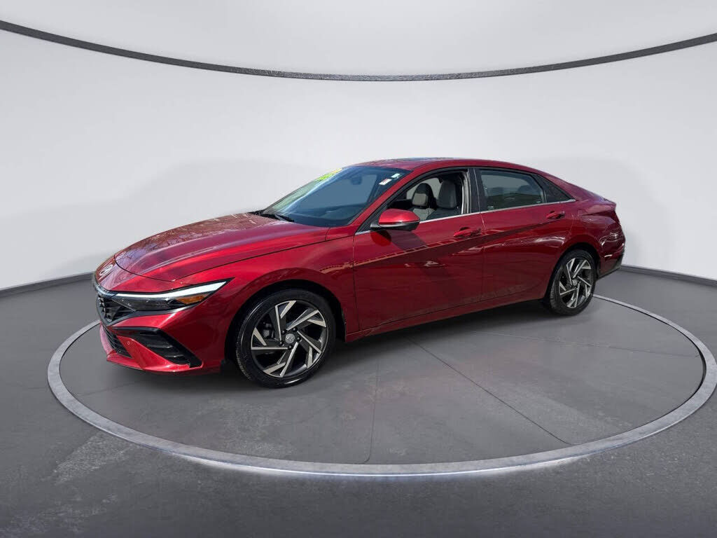 2024 HYUNDAI Elantra