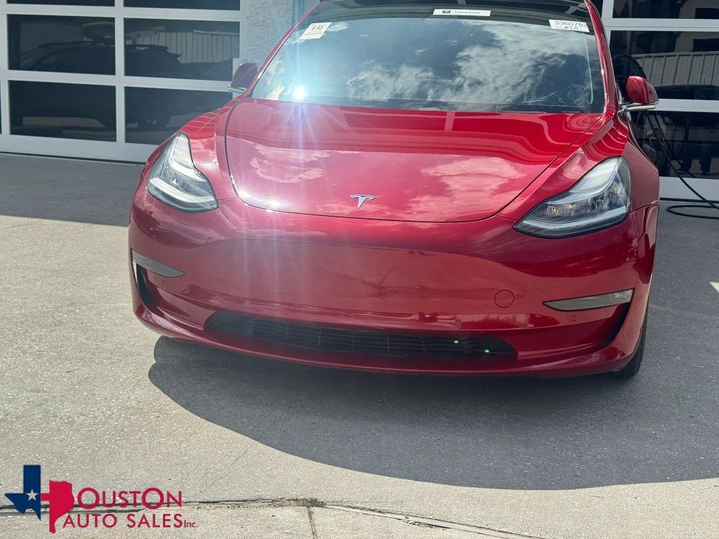 2018 TESLA Model 3