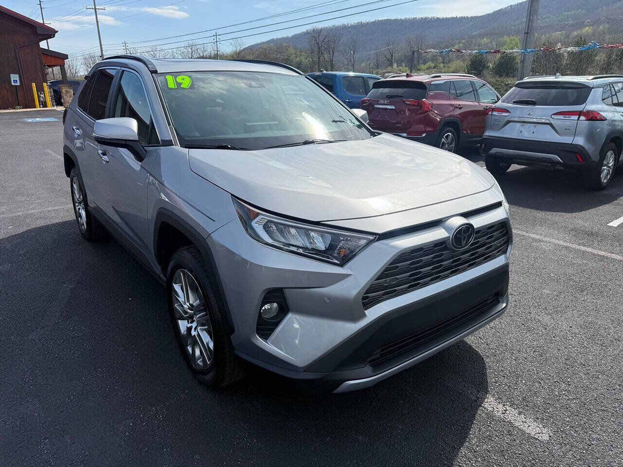 2019 TOYOTA RAV4