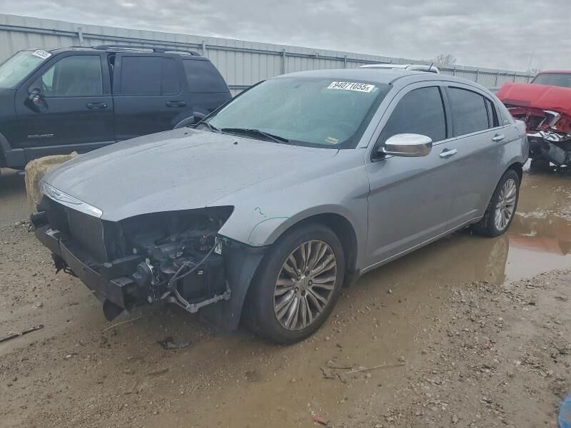 2013 CHRYSLER 200