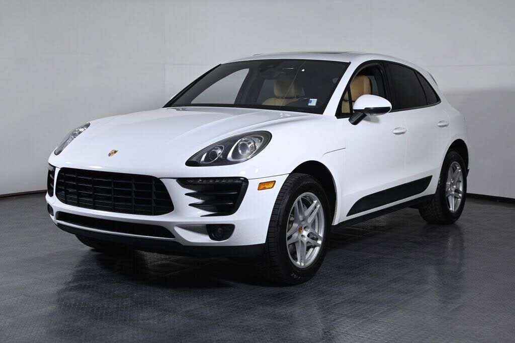 2018 PORSCHE Macan