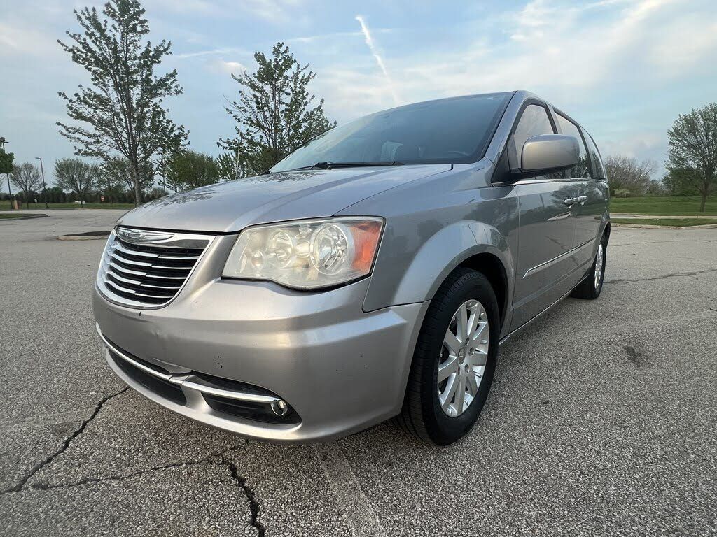 2014 CHRYSLER Town and Country