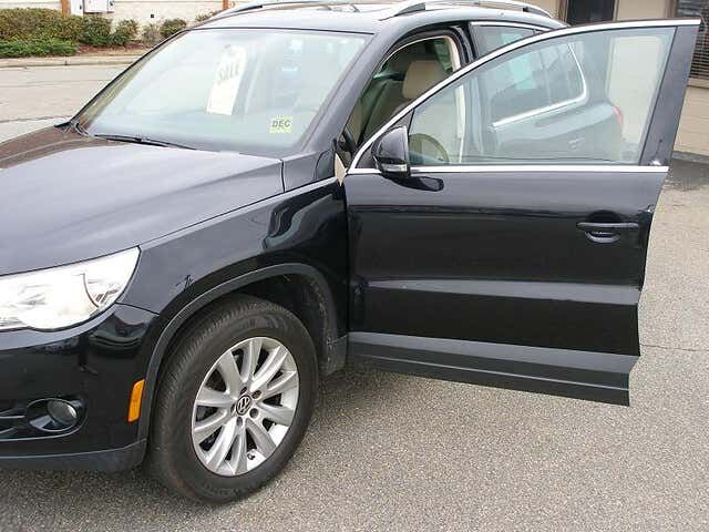 2009 VOLKSWAGEN Tiguan